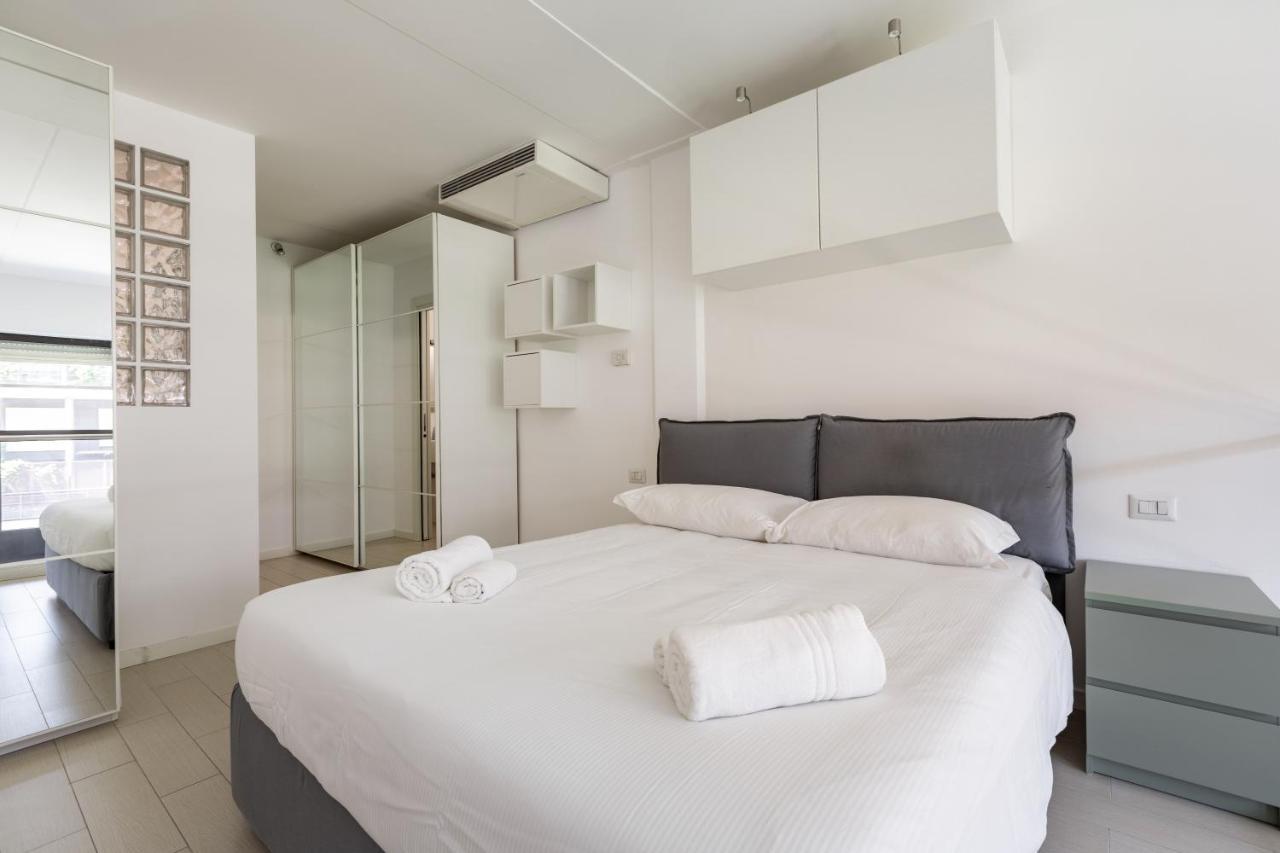 Elegant Loft With Balcony! Apartment Milano Ngoại thất bức ảnh